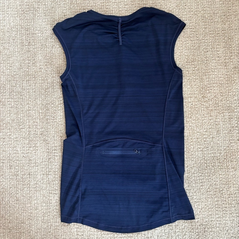 Athleta Pacifica Run Bike Navy Top - size XS - Picture 5 of 8